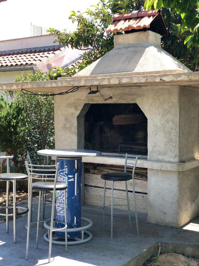 Apartmani Bolero - Obiteljski Odmor Vodice Exterior foto